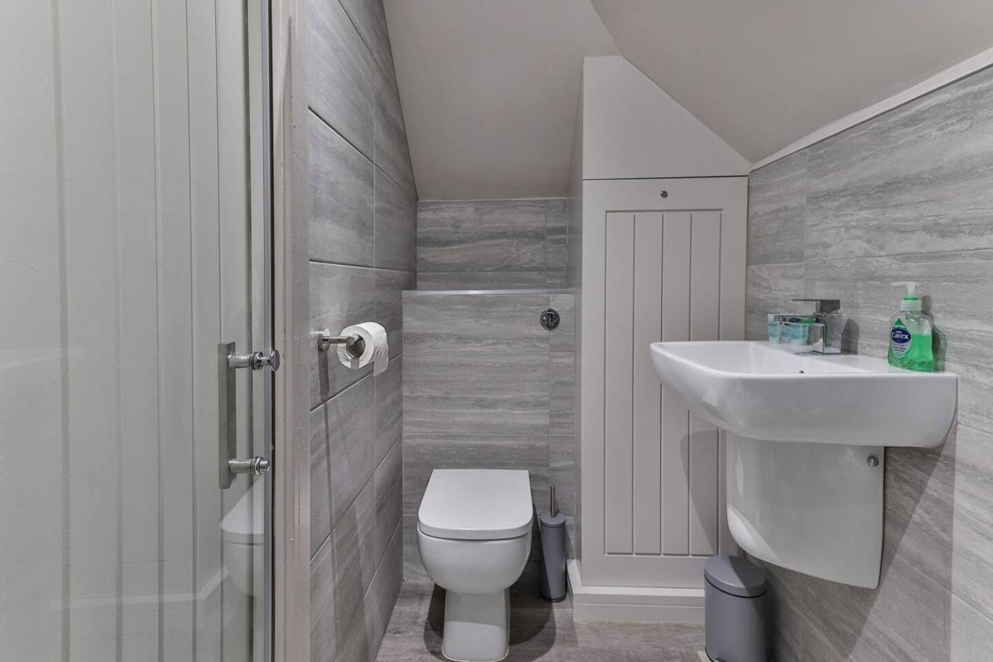 Newly Renovated 3 Bed 2 Bath Apartment & Parking シェフィールド エクステリア 写真