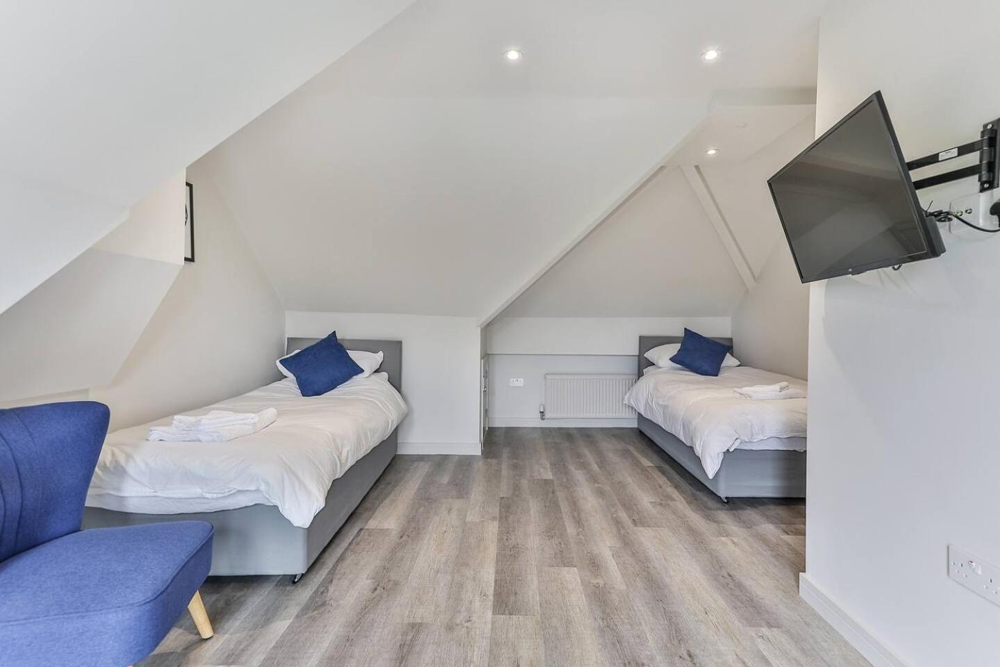 Newly Renovated 3 Bed 2 Bath Apartment & Parking シェフィールド エクステリア 写真