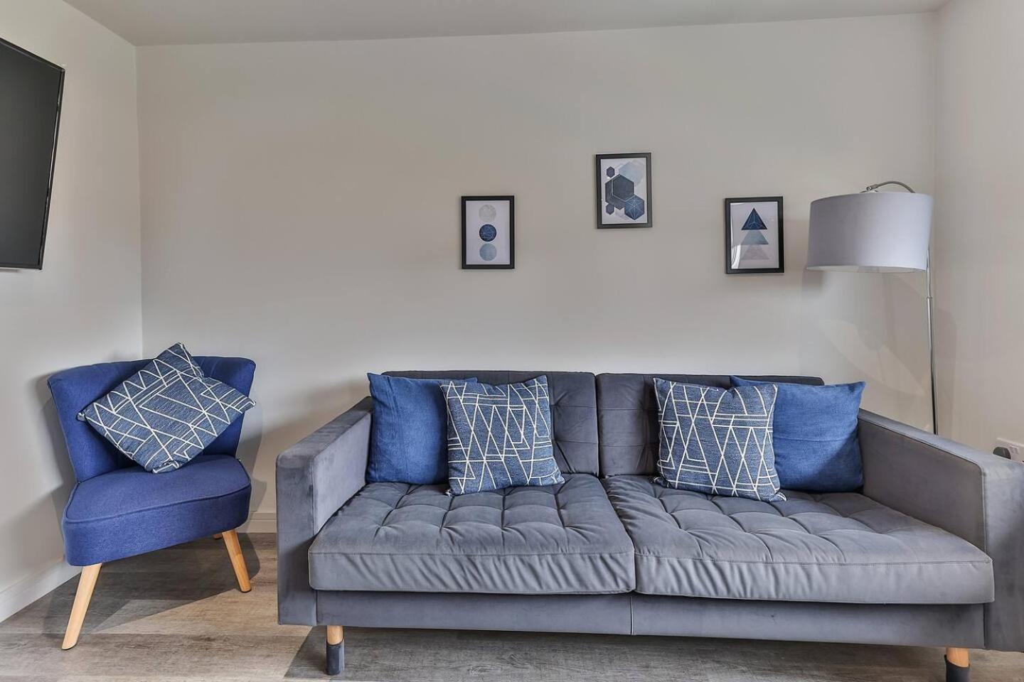 Newly Renovated 3 Bed 2 Bath Apartment & Parking シェフィールド エクステリア 写真