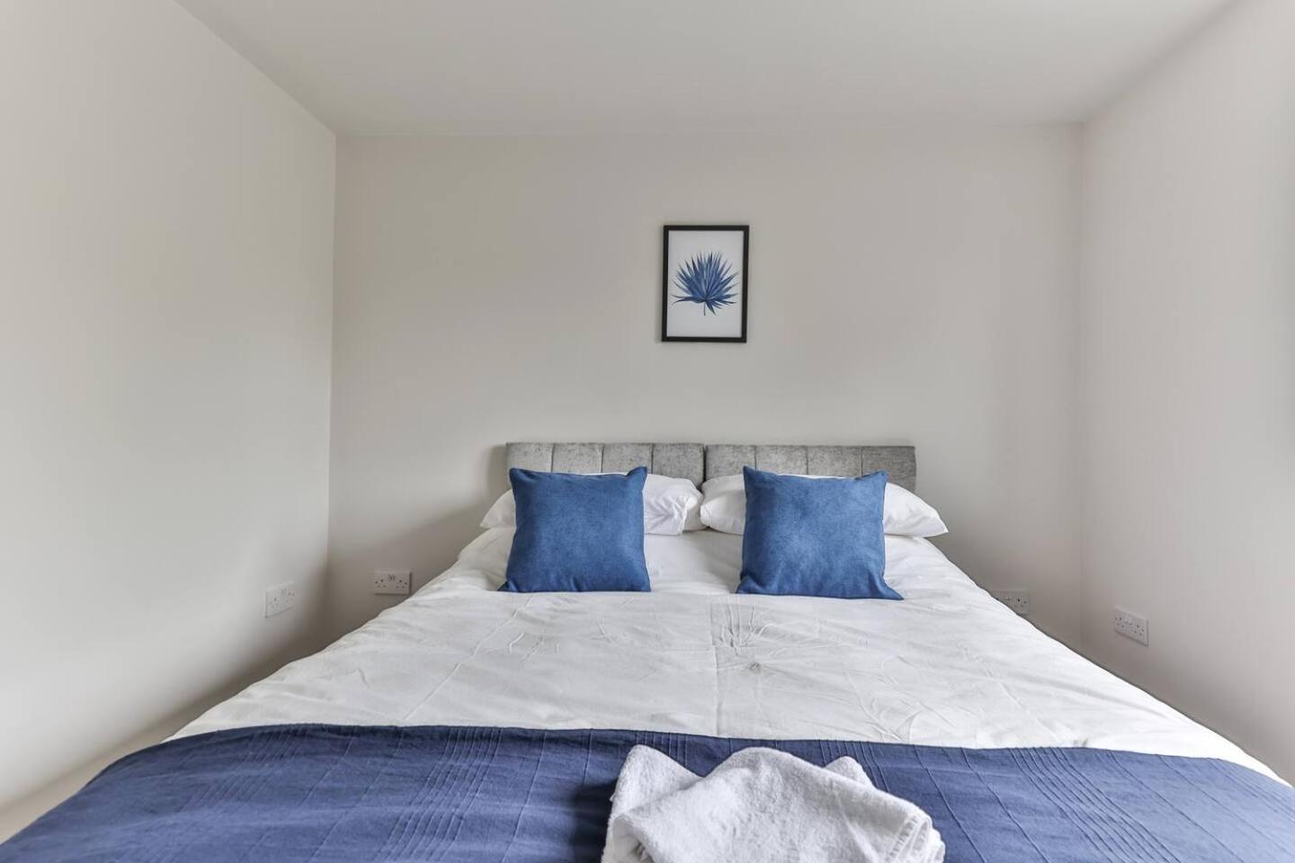 Newly Renovated 3 Bed 2 Bath Apartment & Parking シェフィールド エクステリア 写真