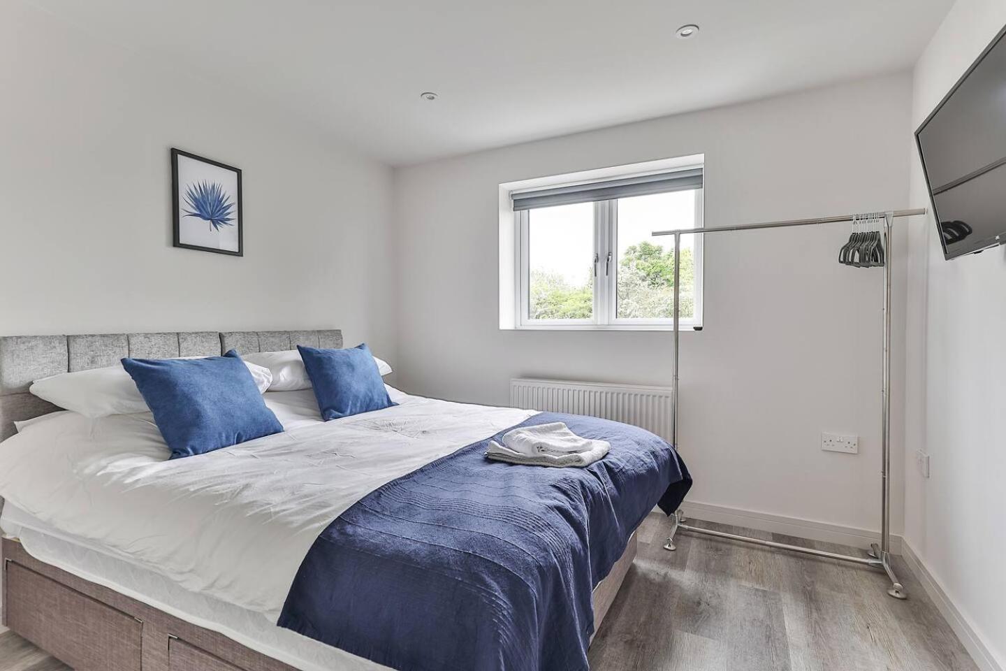 Newly Renovated 3 Bed 2 Bath Apartment & Parking シェフィールド エクステリア 写真