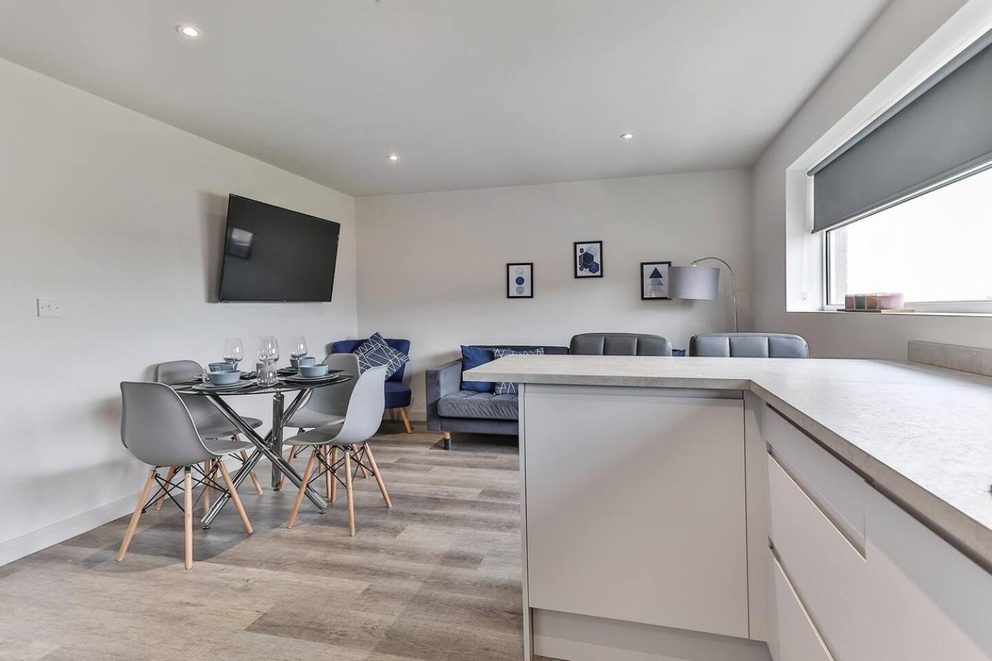 Newly Renovated 3 Bed 2 Bath Apartment & Parking シェフィールド エクステリア 写真